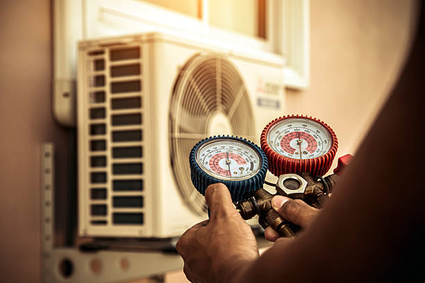 Professional Hvac technician working in Havre de Grace, MD
